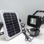 projecteur led rechargeable solaire(27)